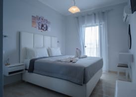 Akis Villa Studios & Apartment with Pool by Hotelius 5