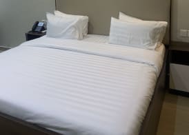 Greywood Hotel and Apartments 5