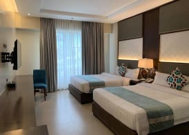 J7 Plaza Hotel 4