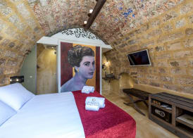 10GR Boutique Hotel & Wine Bar 5