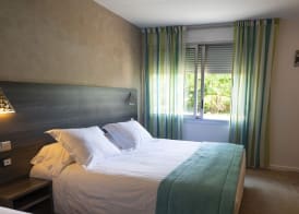Logis Hotel Restaurant SPA Les Oliviers 4