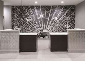 La Quinta Inn & Suites by Wyndham Fort Worth West - I-30 2