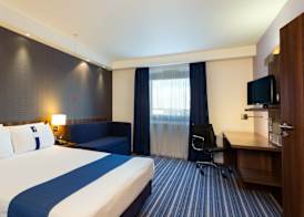 Holiday Inn Express HARLOW by IHG 3