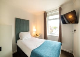The Douglas Hotel 5