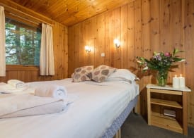 Brockwood Hall Lodges 5
