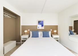 Lisbon Oriente Suites by Olala Homes 4