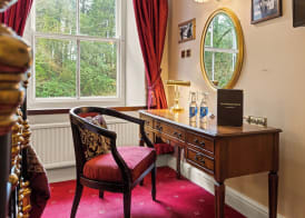 Two Bridges Hotel 3