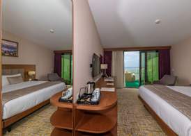 Land Park Hotel 5