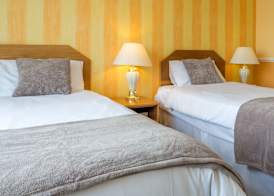 The Grand Burstin Hotel 4