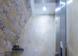 10GR Boutique Hotel & Wine Bar 3