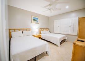 Seven Mile Beach Resort 3