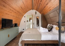 Bracken Hide Hotel 4