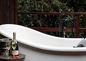 Barefoot Addo Elephant Lodge - Luxury Family Villa 5