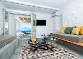 Dreambox Mykonos Suites and Mini Villas 3