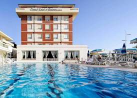 Grand Hotel & Riviera 2