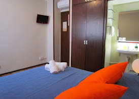 Barcelona City Seven Hostal 2
