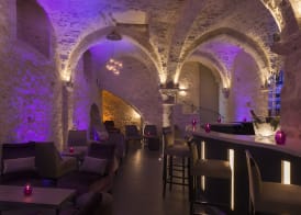 Hôtel Aux Vieux Remparts 4
