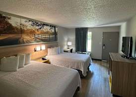 Days Inn by Wyndham Crystal River 5