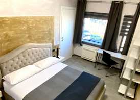 HOTEL TECH 5