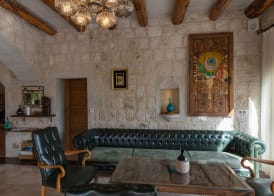 Hera Cave Suites 2