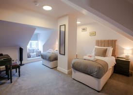 Woodfalls Inn 3