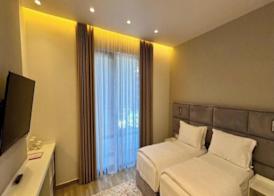 Henry Resort & Spa 5
