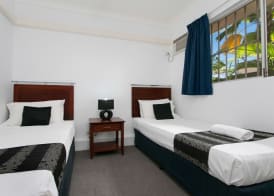 Cairns City Palms 4
