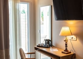 Mythic Summer Hotel 4