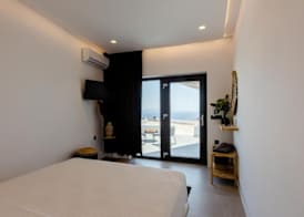 Lackos Luxury Suites 4