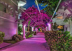 Bendis Beach Hotel 3