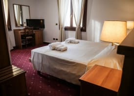 VILLANOVA HOTEL 4