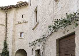 Castel Di Luco - Authentic 11th-Century Castle 2