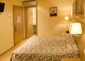 Hotel Ciutat De Sant Adria 5