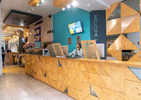 Mojo Hotel & Market 4