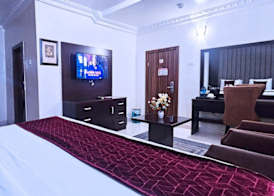Villa Park Hotels 4