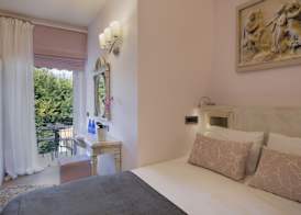 Anthemion Suites and Villas 4