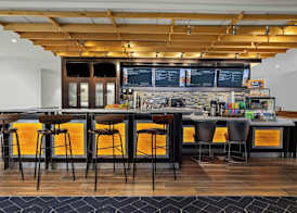 Courtyard by Marriott Oxford 2