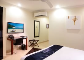 Queens Hotel Angeles City 5