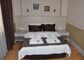 Almena Hotel 4