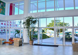 Grand Decameron Cornwall Beach, A Trademark All-Inclusive Resort 4