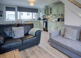 Swanbrook - 2 Bedroom Chalet- Freshwater East 3