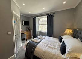 Waterhead Rooms & Suites - Parking Available Onsite 3