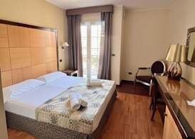 Regent Beach Hotel & Apartments 4