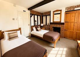 The George and Dragon Inn 4