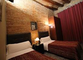 Hostal Orleans 4