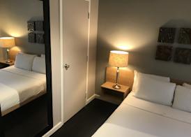 Touchstone Hotel - City Center 4