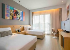 Eastin Thana City Golf Resort Bangkok Free Scheduled Shuttle from Hotel to Suvarnabhumi Airport 4