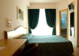 Roses Hotel 4
