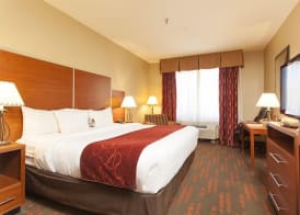 Holiday Inn Express & Suites SANTA FE by IHG 5