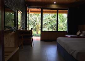Tan Son Nhat Con Dao Resort 3